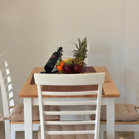 Flora's Mykonos Apartmán Klouvas