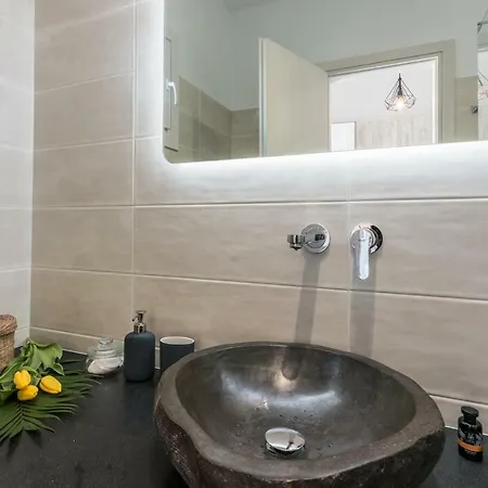 Flora's Mykonos Apartman *